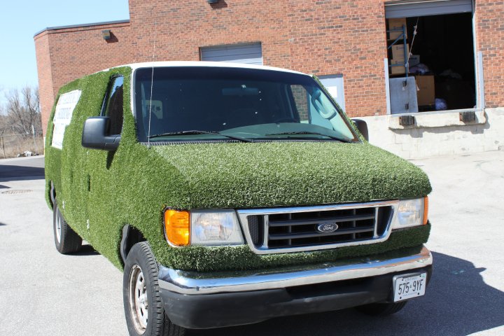 Grass van, turf van, front Grass van, turf van, front