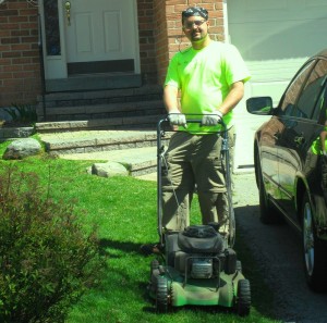 Grass cutting and Lawn maintenance Thornhill Woods ON